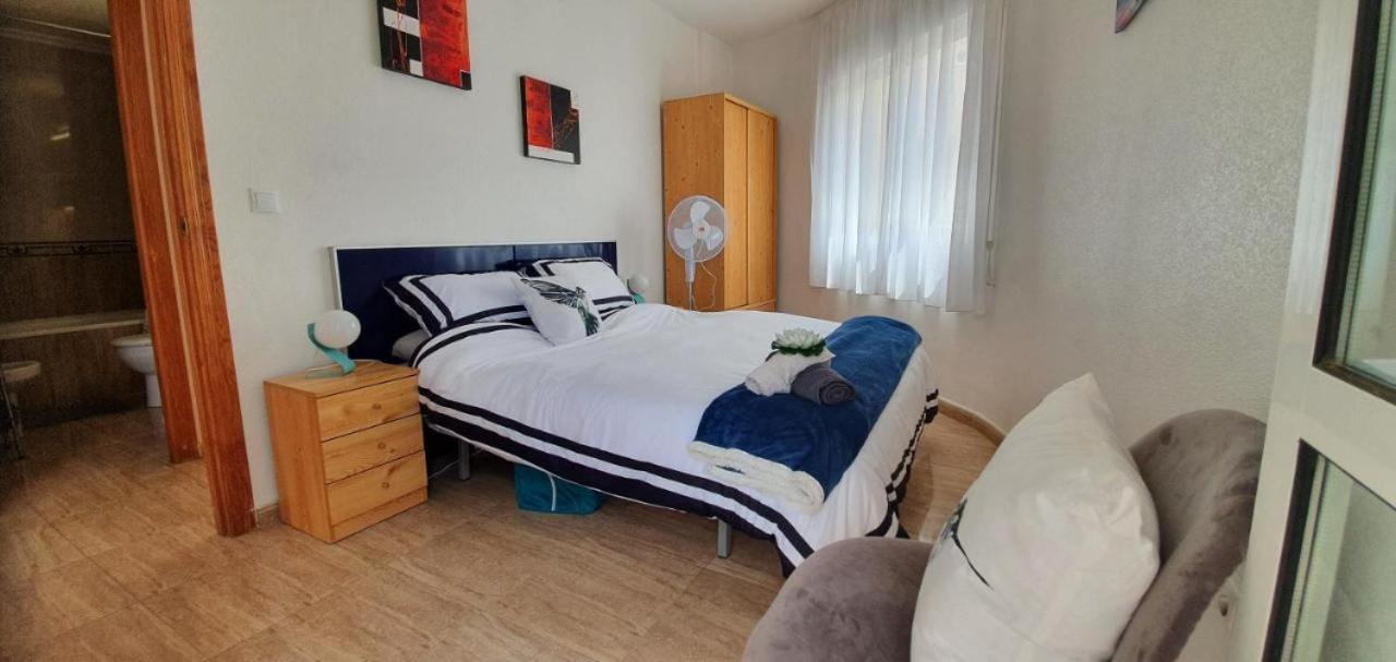 Harbour View - 2 Bed Apt - Torrevieja Appartamento Esterno foto